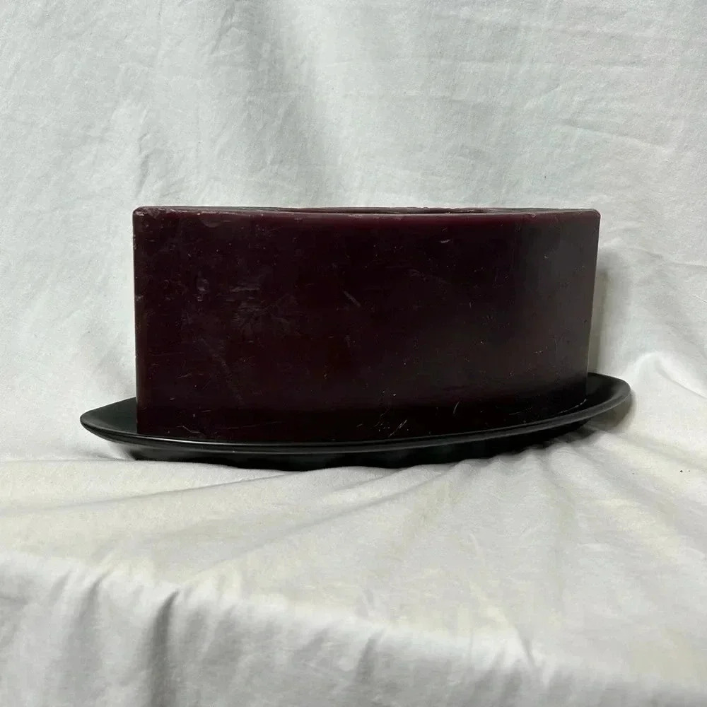 Oblong‎ candle + holder